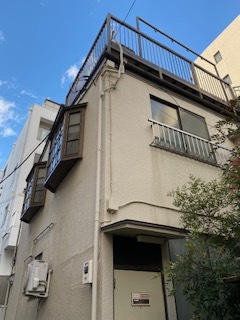 文京区水道のアパートの建物外観