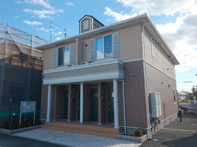 姫路市花田町加納原田のアパートの建物外観