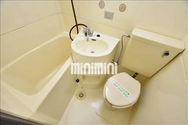 バス・シャワールーム　お掃除しやすい３点ユニットバスです