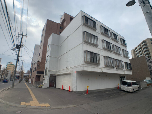札幌市北区北三十四条西のマンションの建物外観