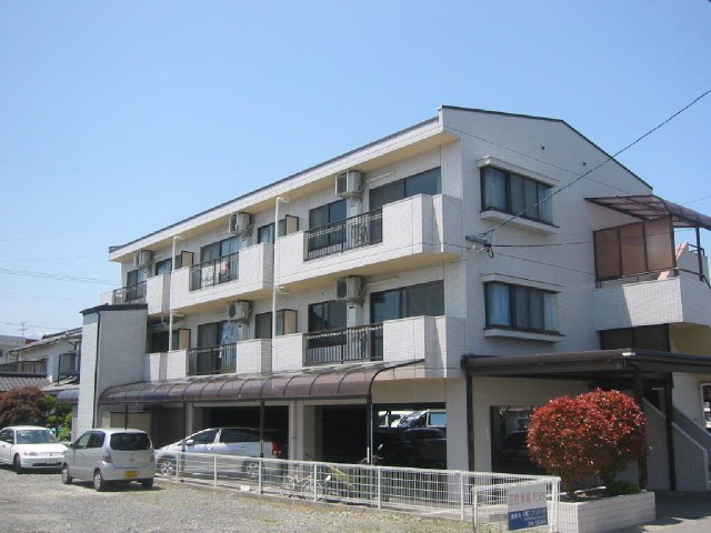 松本市南原のマンションの建物外観