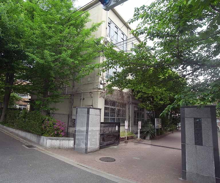 【京都市北区上賀茂石計町のアパートの中学校】