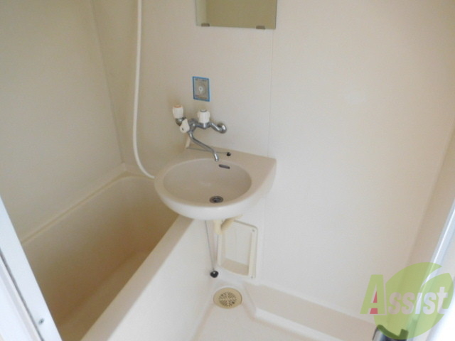 バス・シャワールーム　一日の疲れもこのお風呂で癒やしましょう