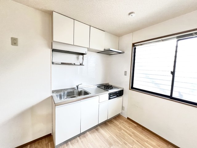 キッチン　※別部屋参考写真