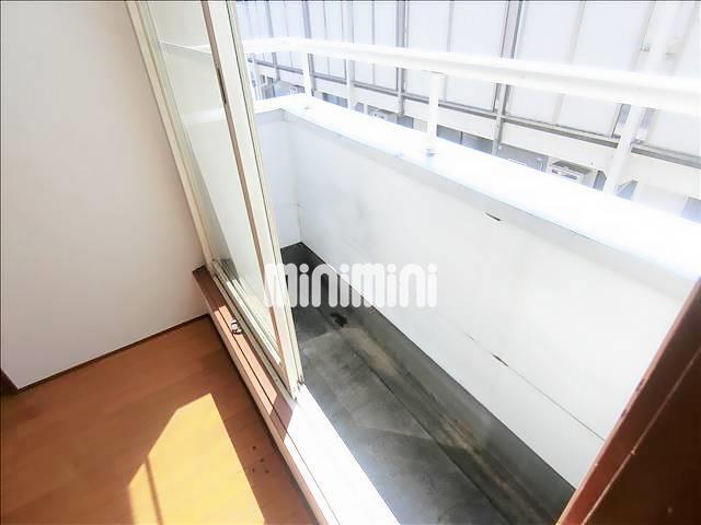 バルコニー　ベランダもありますよ。