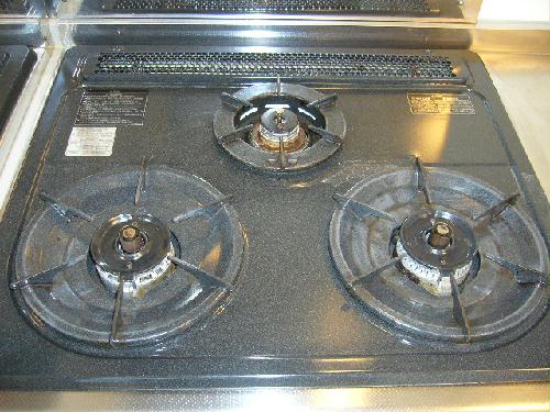 キッチン　3口コンロです