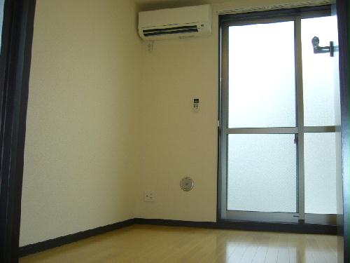 居室・リビング　1階はフローリングです