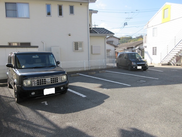 【倉敷市連島町矢柄のアパートの駐車場】