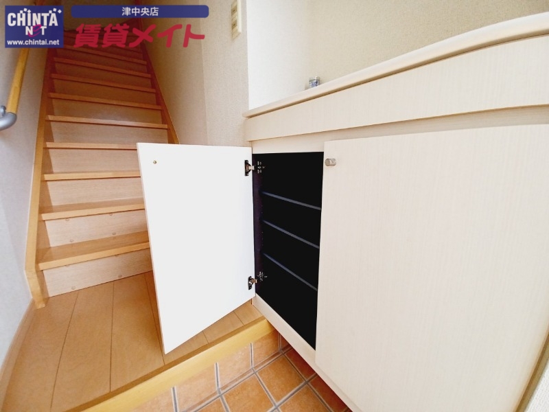 玄関　同物件別室の画像です