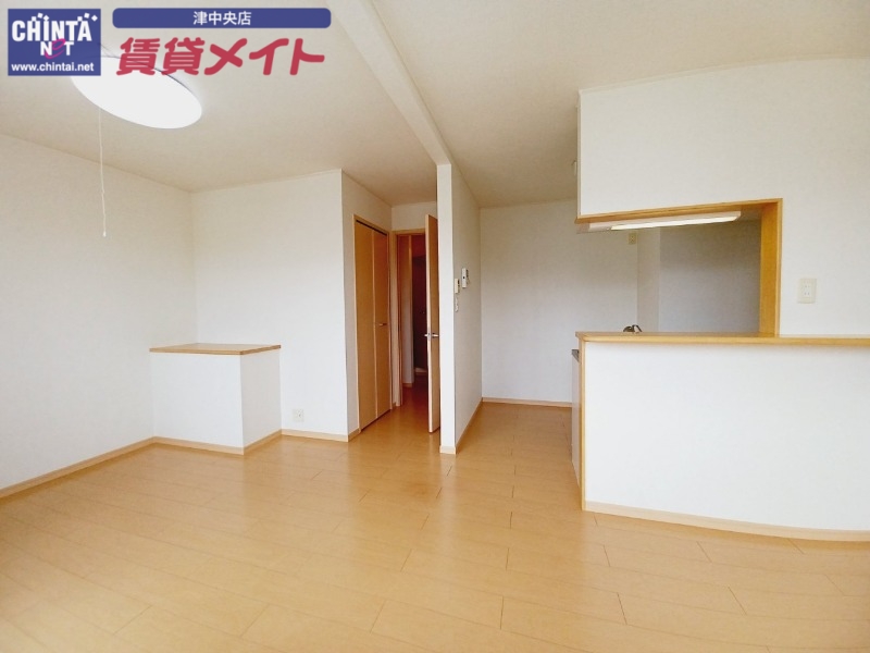 居室・リビング　同物件別室の画像です