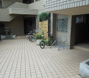 東急大井町線 尾山台駅 徒歩8分 3階建 築38年の外観写真