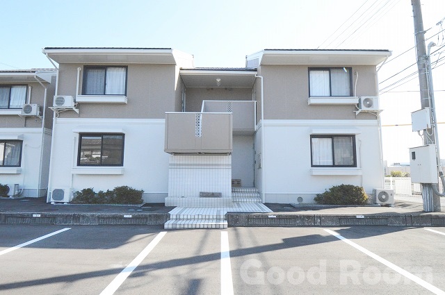 小松島市江田町のアパートの建物外観