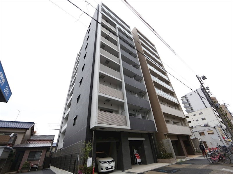 【名古屋市北区志賀本通のマンションの建物外観】