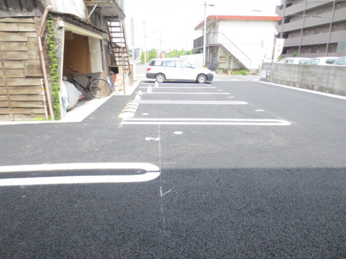 【鹿児島市上荒田町のアパートの駐車場】