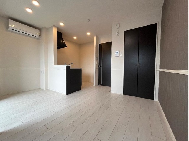 居室・リビング　同型物件の写真です