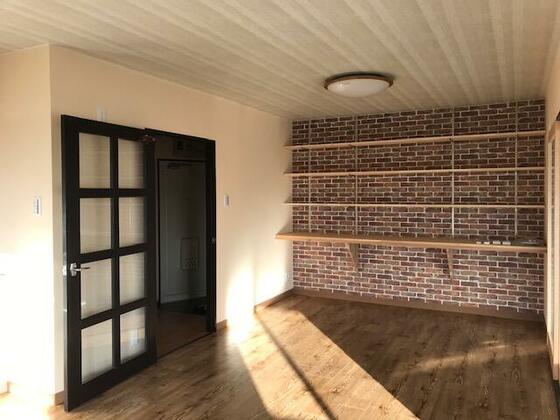 居室・リビング　可動式棚