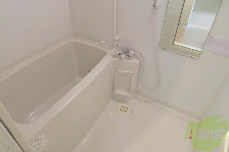 バス・シャワールーム　洗い場も広さがしっかりある浴室です。のんびりできます。