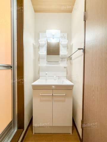 洗面設備　明るい洗面所です★