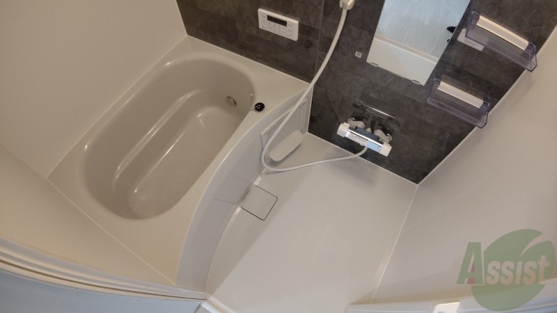 バス・シャワールーム　綺麗な浴室です。１日の疲れを癒すのに最適ですね。