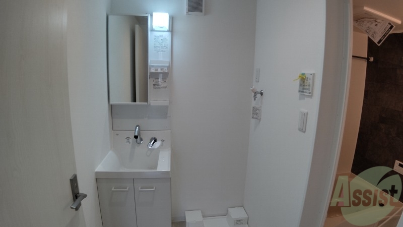 洗面設備　独立洗面台です。用途に合わせて使うことが出来ますね。