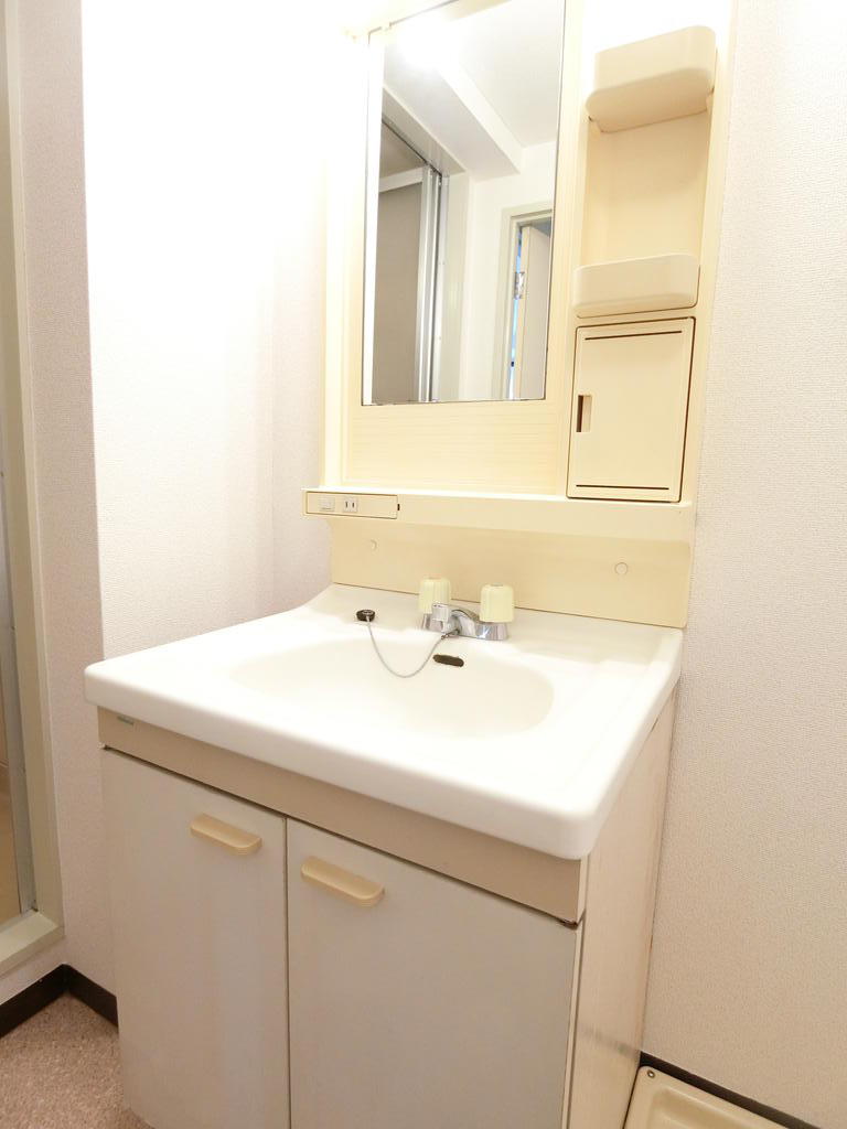 洗面設備　※別号室の参考写真です