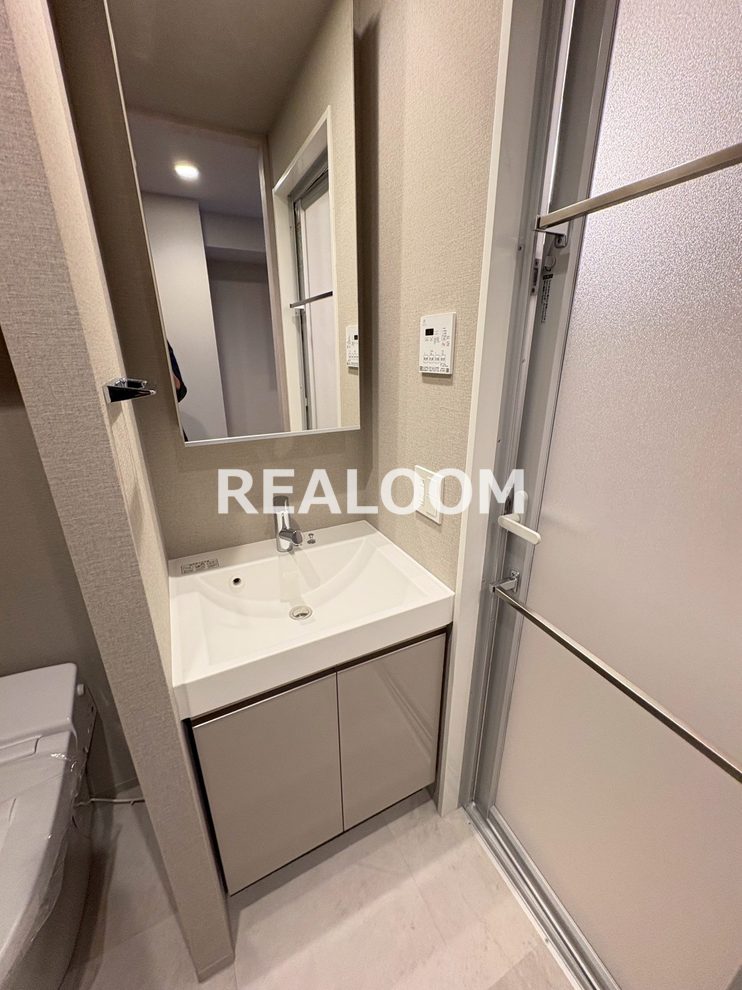 洗面設備　写真と現況が異なる場合は現況を優先いたします。