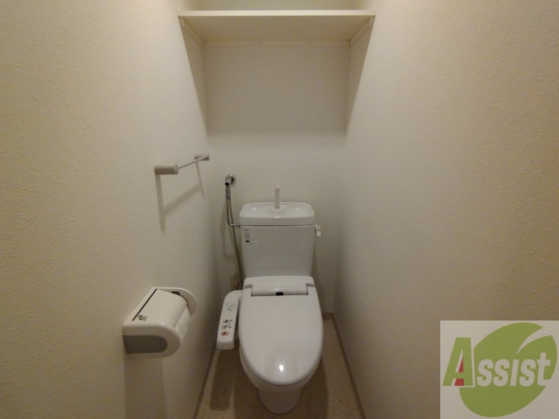 トイレ　ウォシュレット機能がついたトイレです。安心して使用できますね