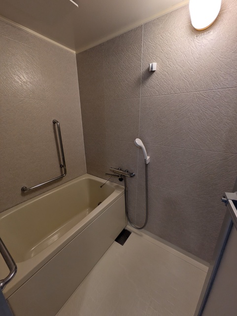 バス・シャワールーム　追い炊き機能付き