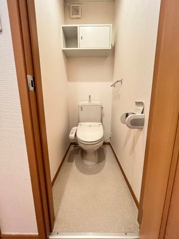 トイレ　別号室の画像です。ご参考下さい。