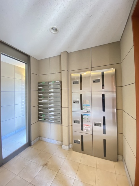 エントランス　宅配ボックスがございます。