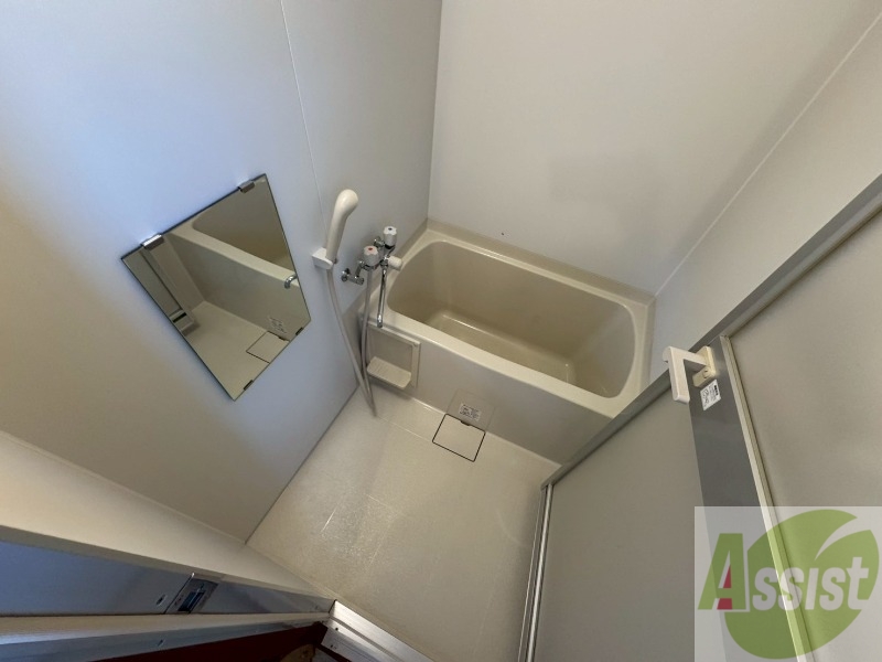 バス・シャワールーム　ユニットバスです。疲れを癒すのに欠かせませんね！