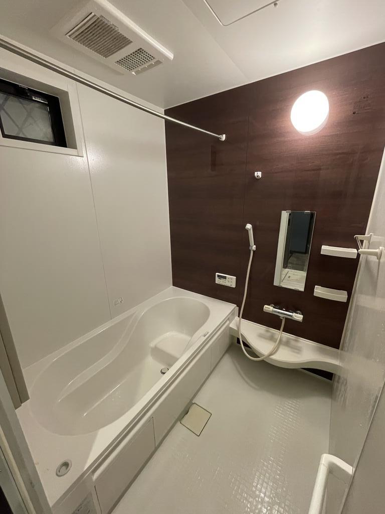 バス・シャワールーム　※同アパート画像参照