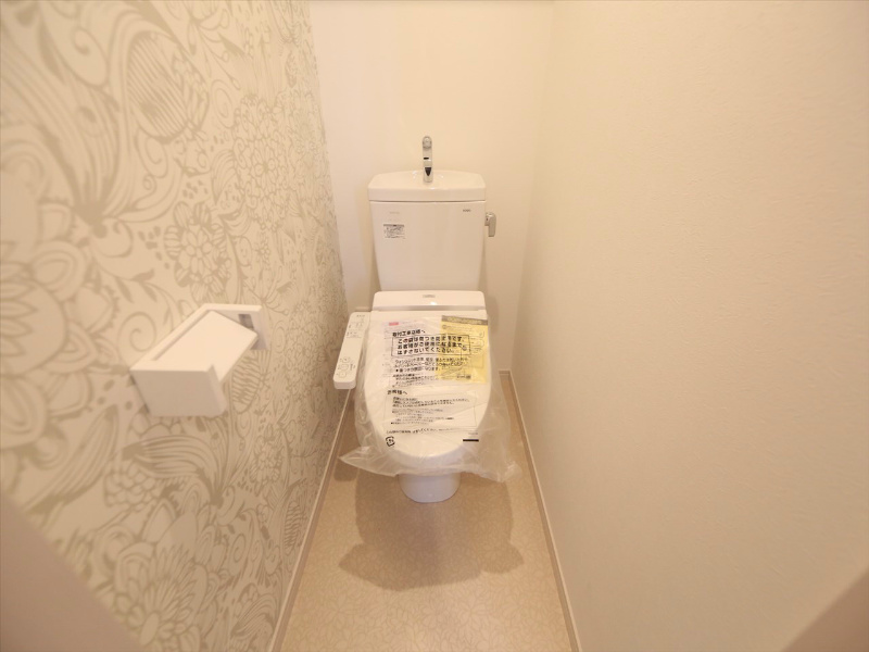 トイレ　温水洗浄暖房便座付トイレ