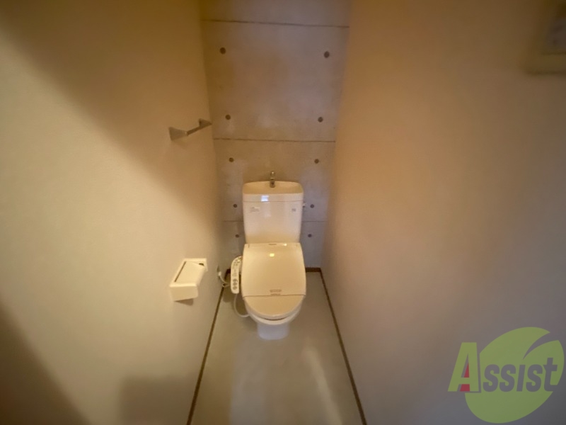 トイレ　温水洗浄便座は使い勝手もよく嬉しいですね。