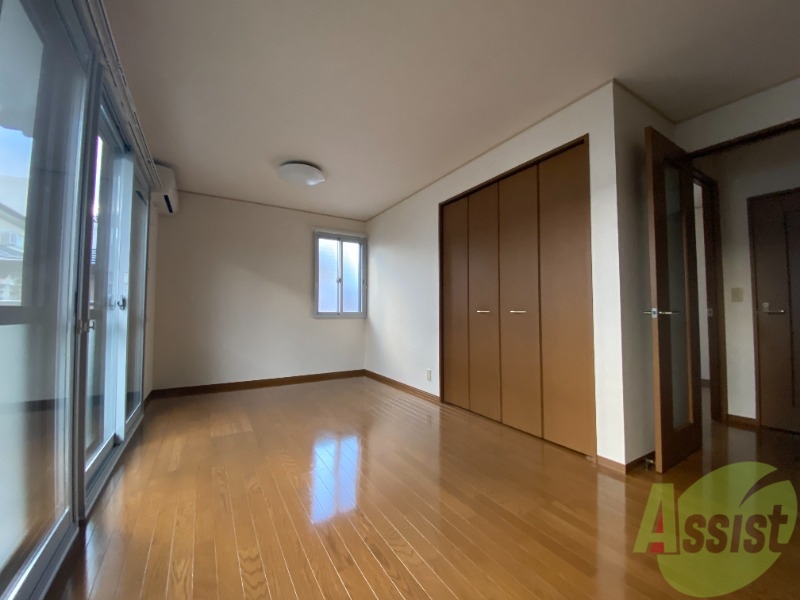 居室・リビング　陽当たり良好で、広々としたリビングです。