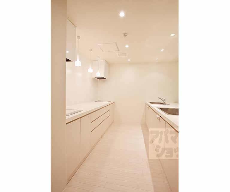 キッチン　共同スペースにある共同設備です