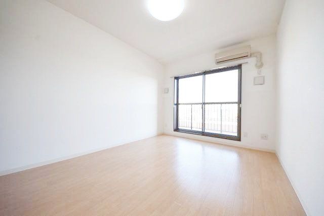 居室・リビング　☆明るい室内♪☆