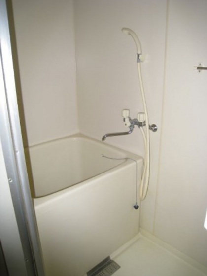 バス・シャワールーム　※別部屋の写真です