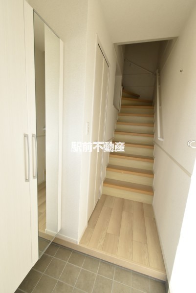 玄関　＊類似物件の流用