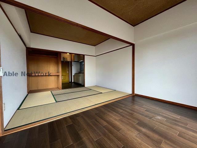 収納　※同物件別部屋の写真です。