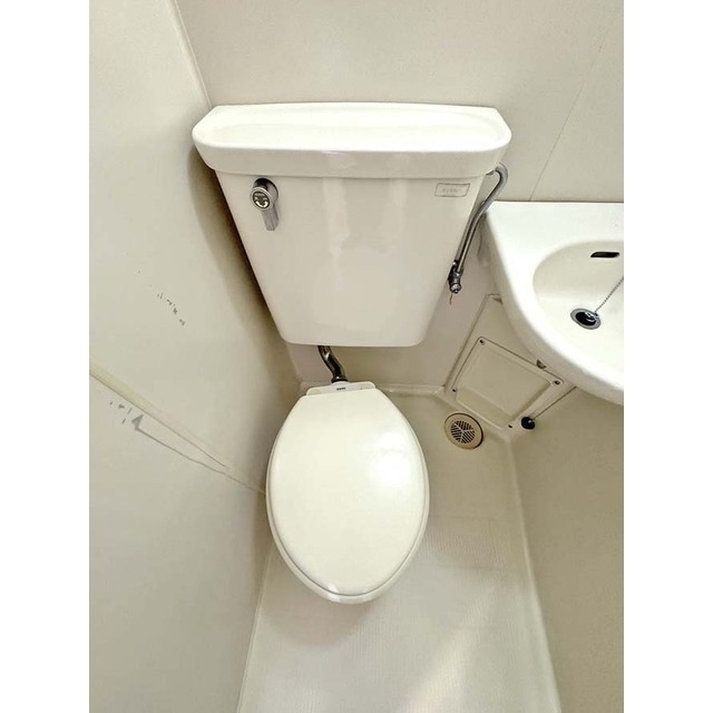 トイレ　※別号室の画像です