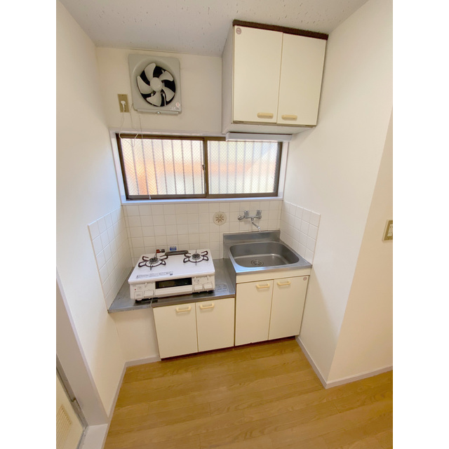 キッチン　※別号室の画像です