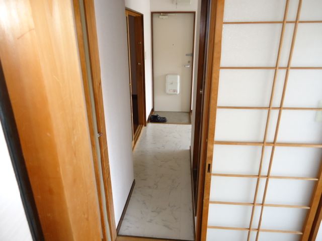 玄関　玄関です。