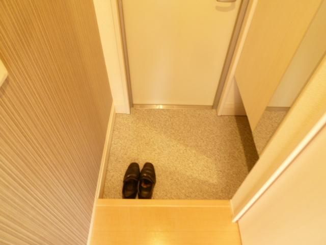 玄関　★人感センサー照明付★