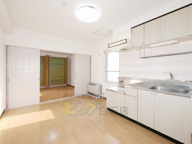 居室・リビング　明るいリビングです♪