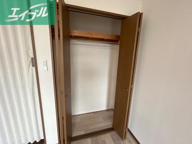 収納　洋室クローゼット