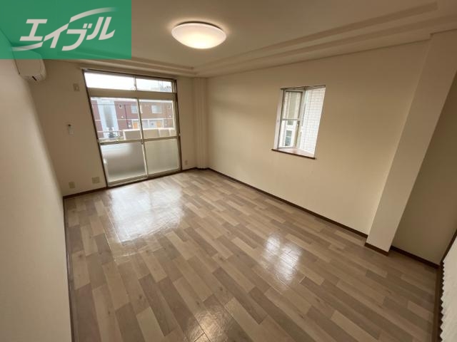 居室・リビング　洋室（出窓付き）