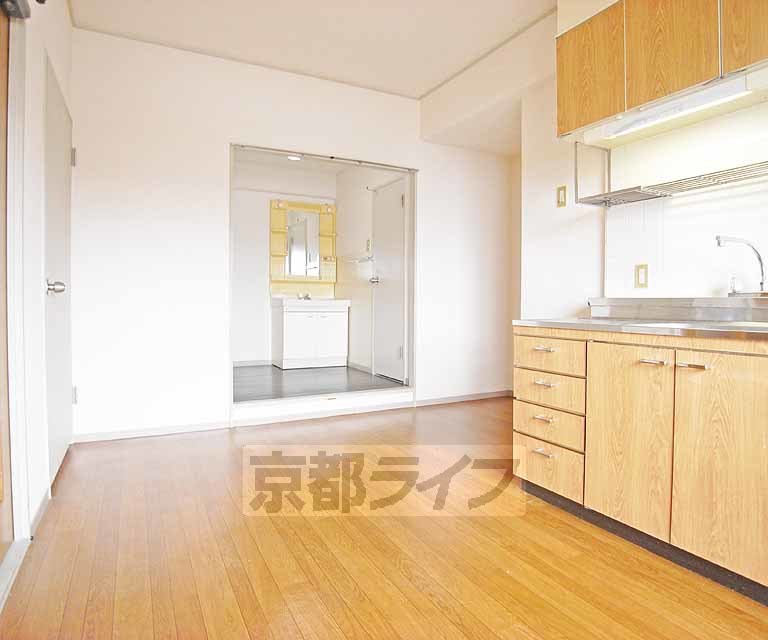 居室・リビング　開放的なお部屋です。