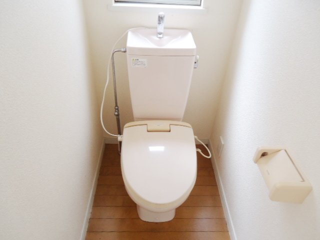 トイレ　※写真は同タイプの別室のものです。