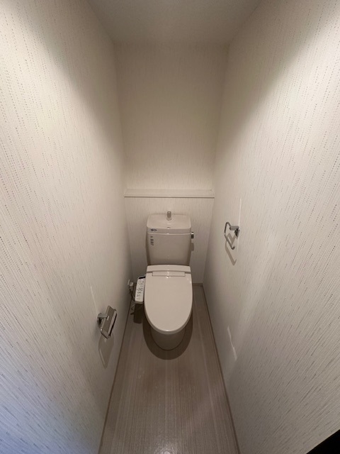 トイレ　別号室の参考写真です。